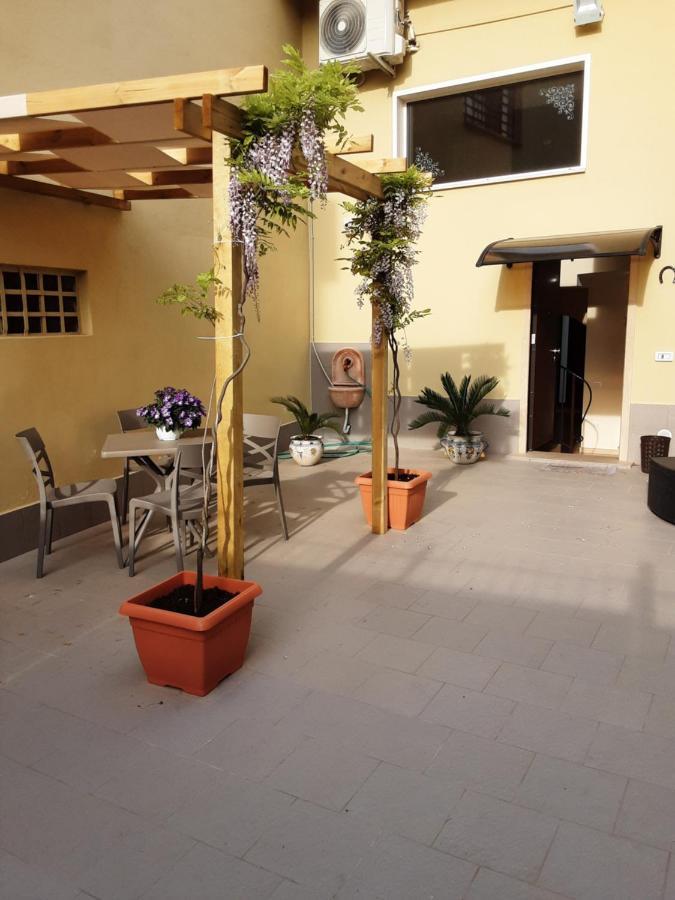 Dimora Normanna Bed & Breakfast Aversa Exterior foto
